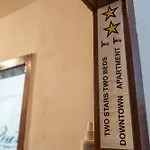 Two Stars Two Beds Downtown