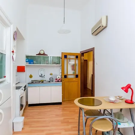 Two Stars Two Beds Downtown * Dubrovnik