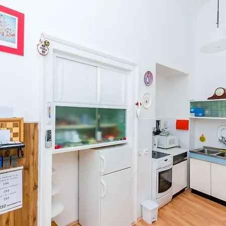 Апартаменты Two Stars Two Beds Downtown