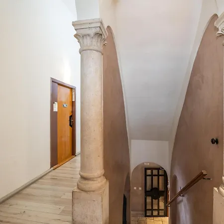 Апартаменты Two Stars Two Beds Downtown *