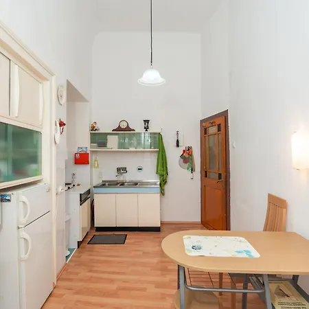 Two Stars Two Beds Downtown * Dubrovnik