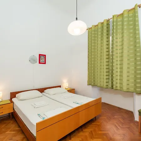 Апартаменты Two Stars Two Beds Downtown Дубровник