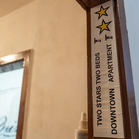 Two Stars Two Beds Downtown