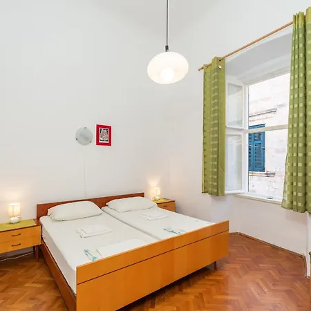 Апартаменты Two Stars Two Beds Downtown *