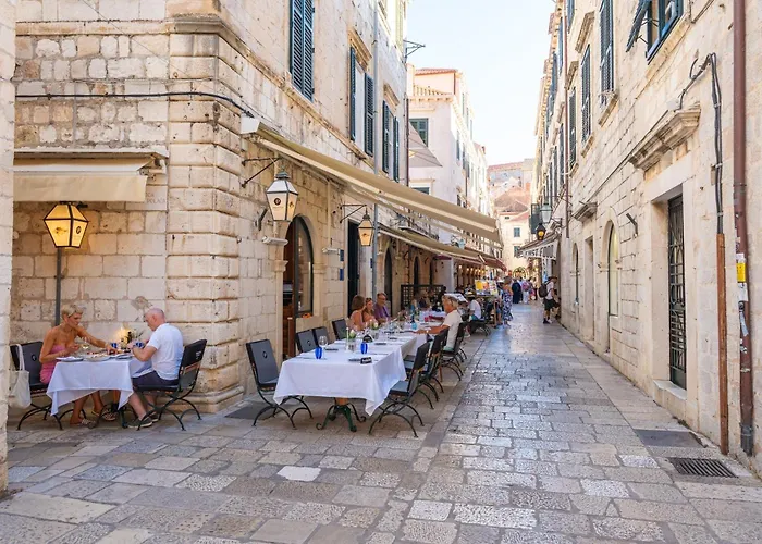 Two Stars Two Beds Downtown 公寓