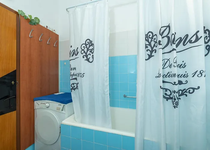 Two Stars Two Beds Downtown 公寓 *