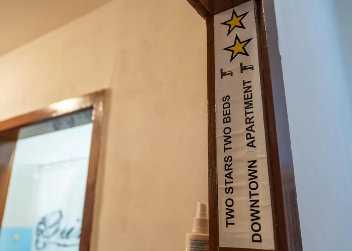 Two Stars Two Beds Downtown